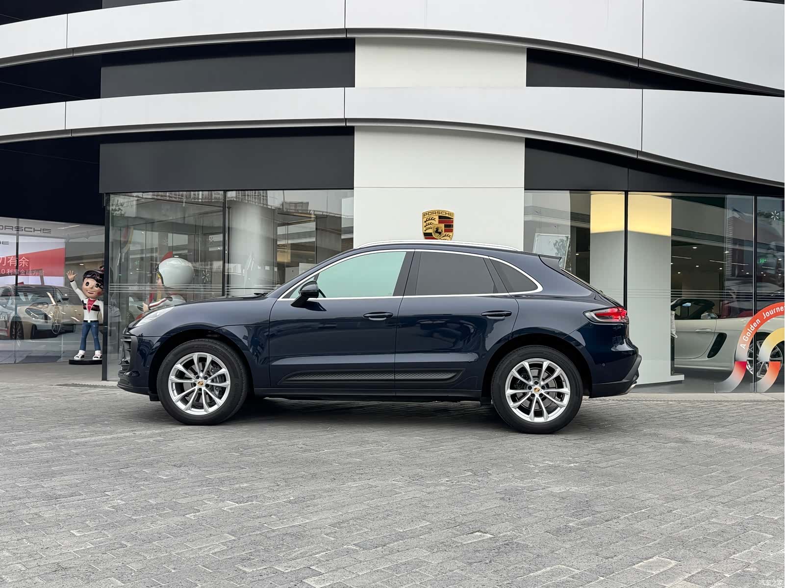 Porsche Macan, 2022 все фото