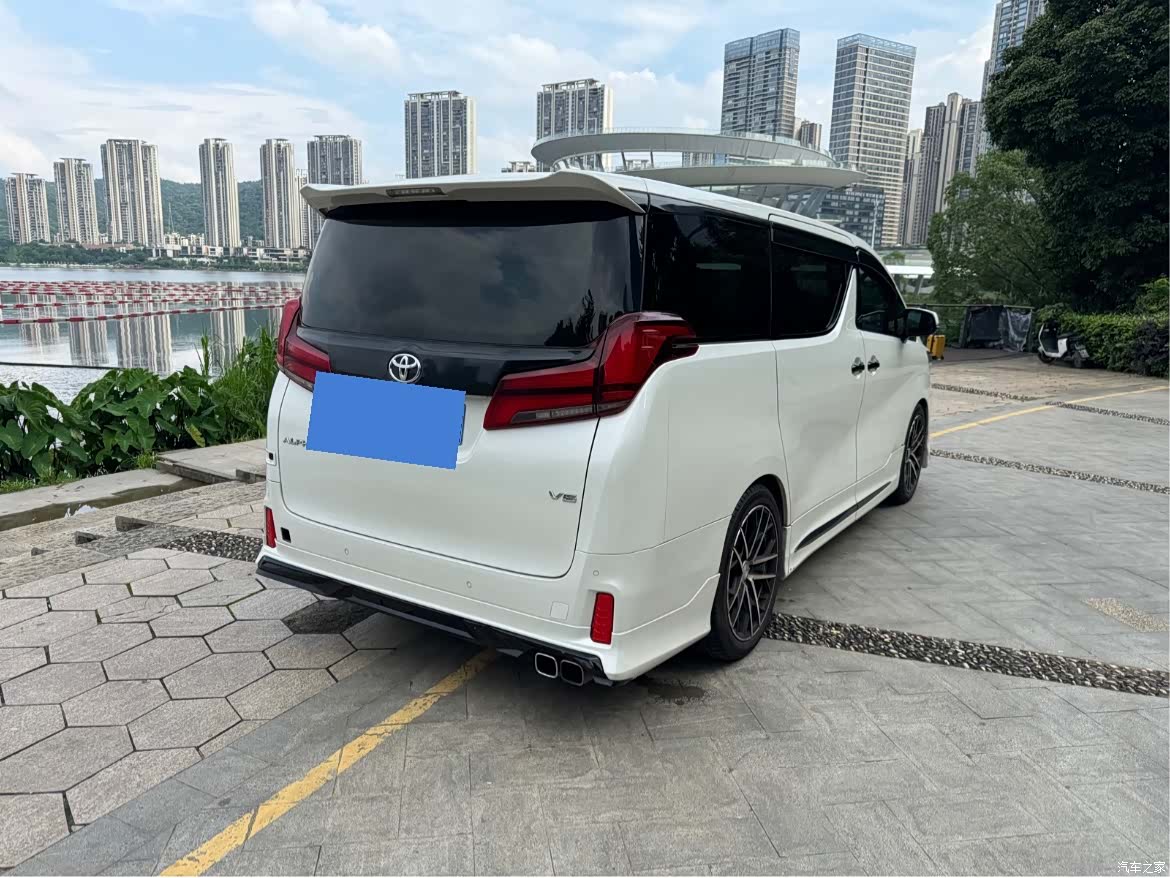 Toyota Alphard, 2019 все фото