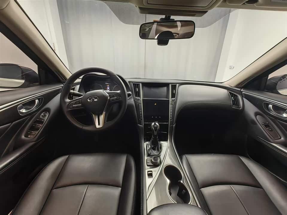 Infiniti Q50L