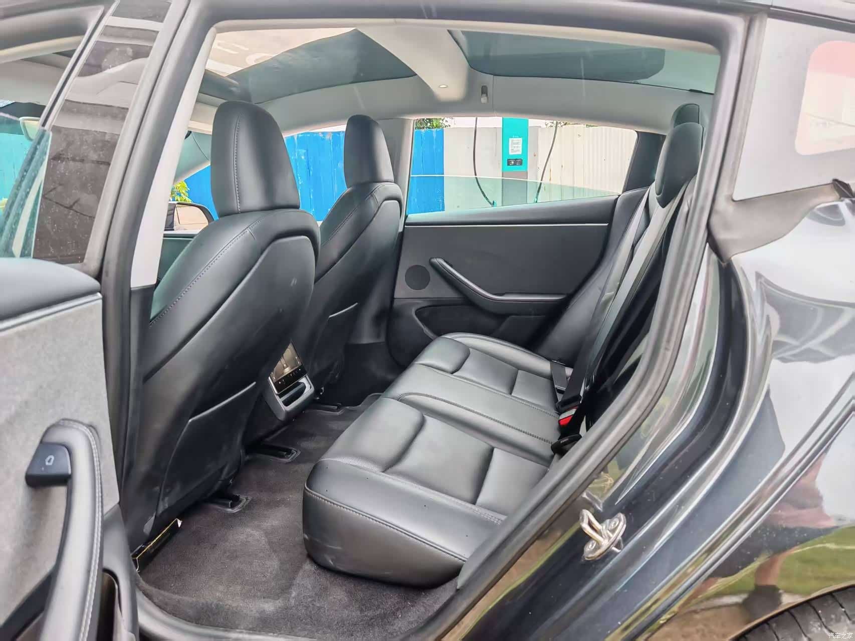Tesla Model 3, 2024 4