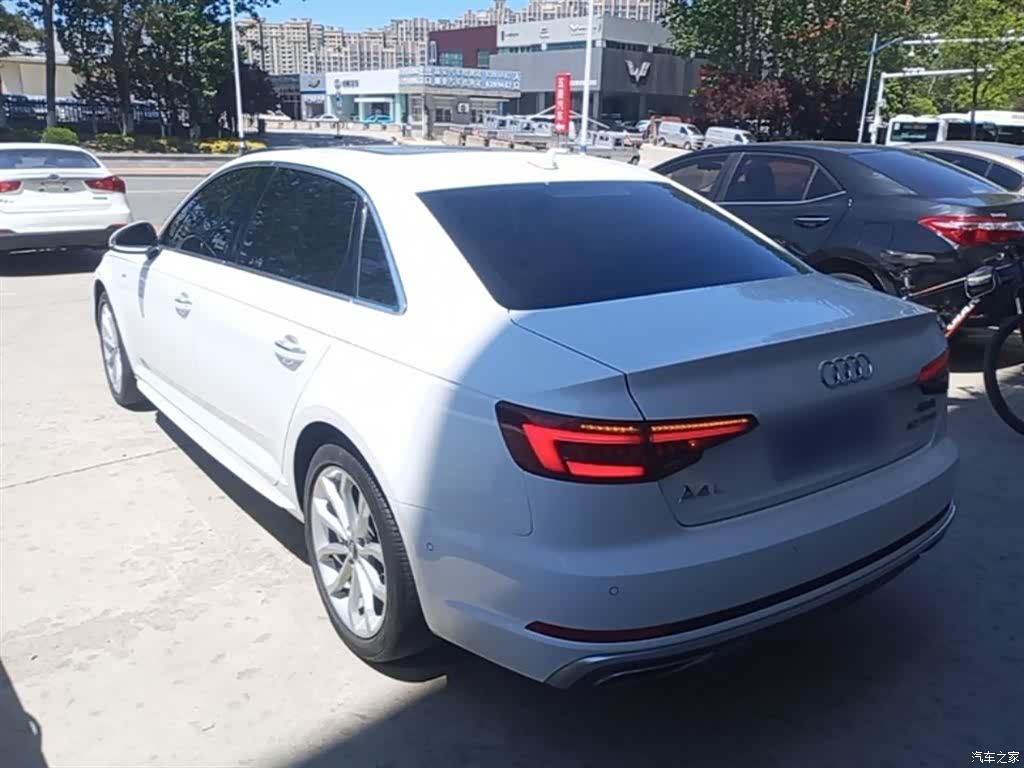 Audi A4L, 2020 все фото
