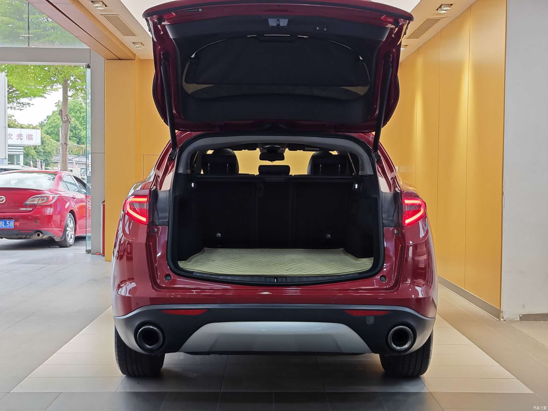 Alfa Romeo Stelvio, 2019 28