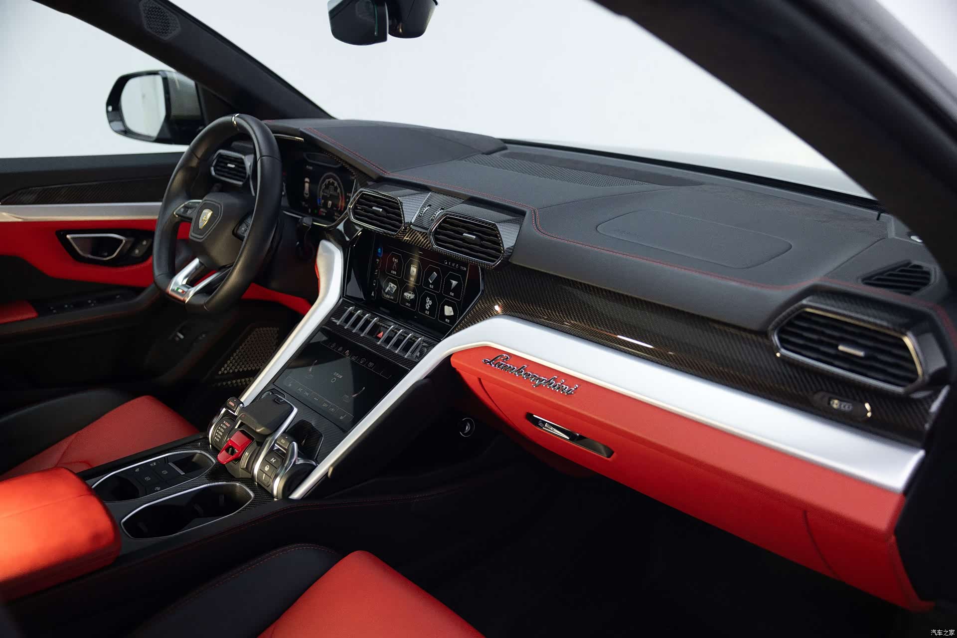 Lamborghini Urus, 2022 15