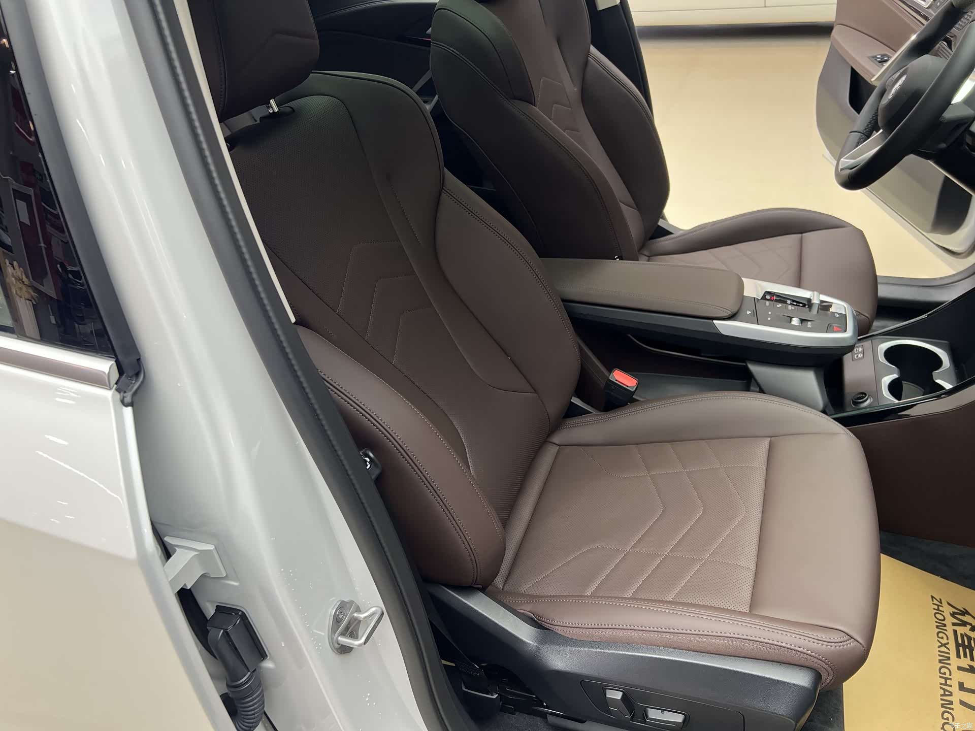 BMW iX1, 2026 12