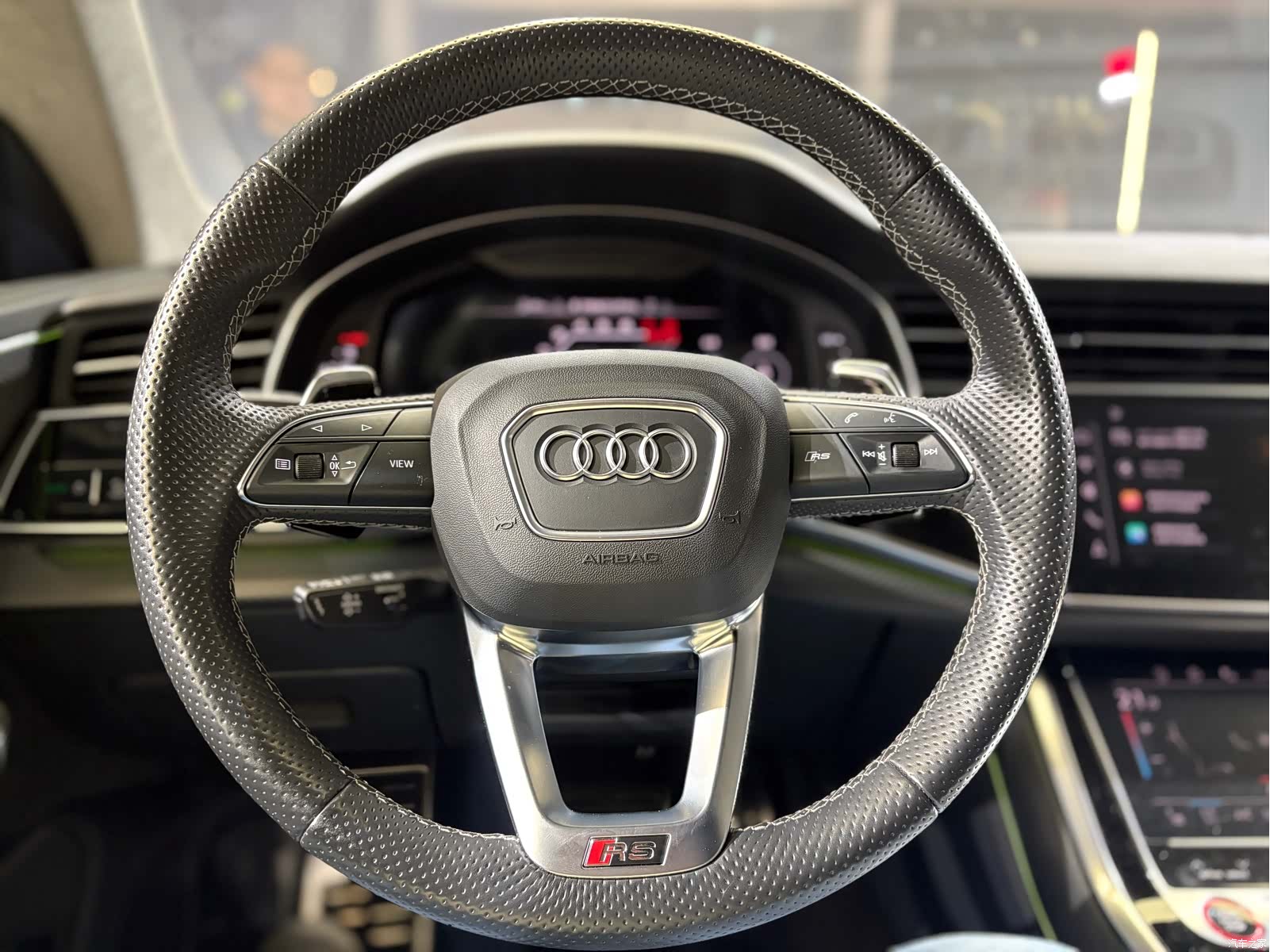 Audi Q8, 2022 12