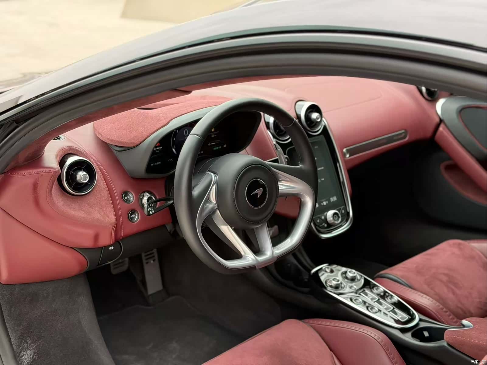 McLaren GT, 2022 7