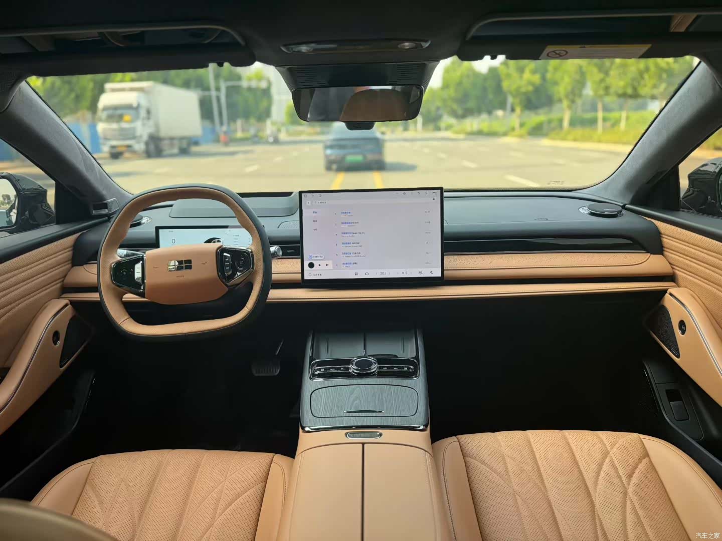 Geely 8, 2025 все фото