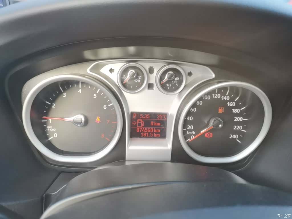 Ford Focus, 2015 12