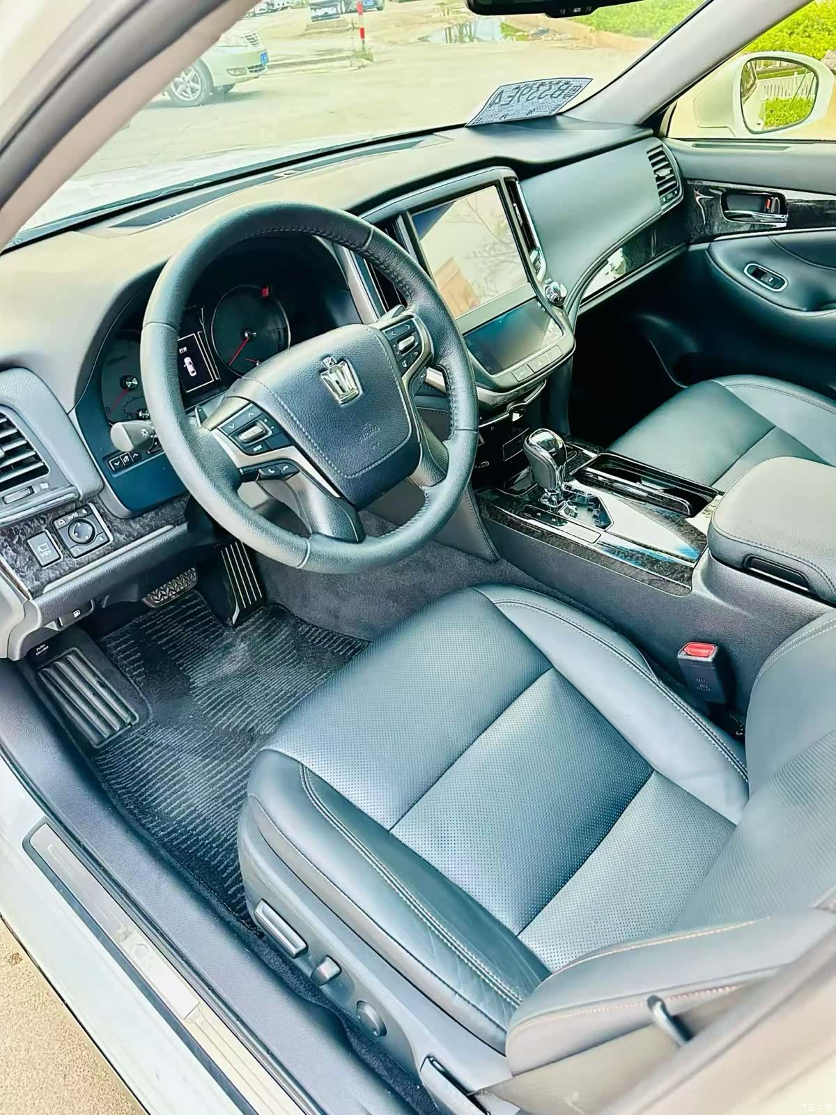 Toyota Crown, 2018 4