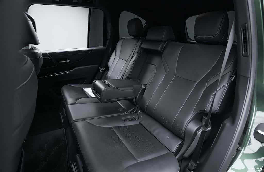 Lexus LX, 2024 7