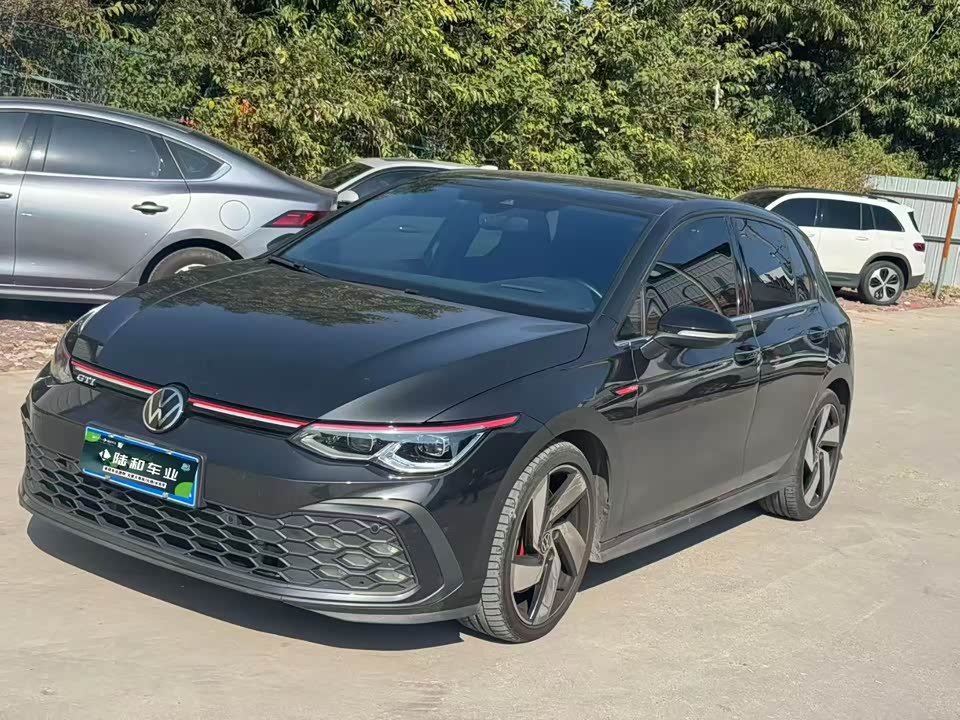Volkswagen Golf GTI