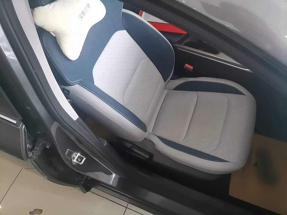Geely Emgrand Geely Emgrand
