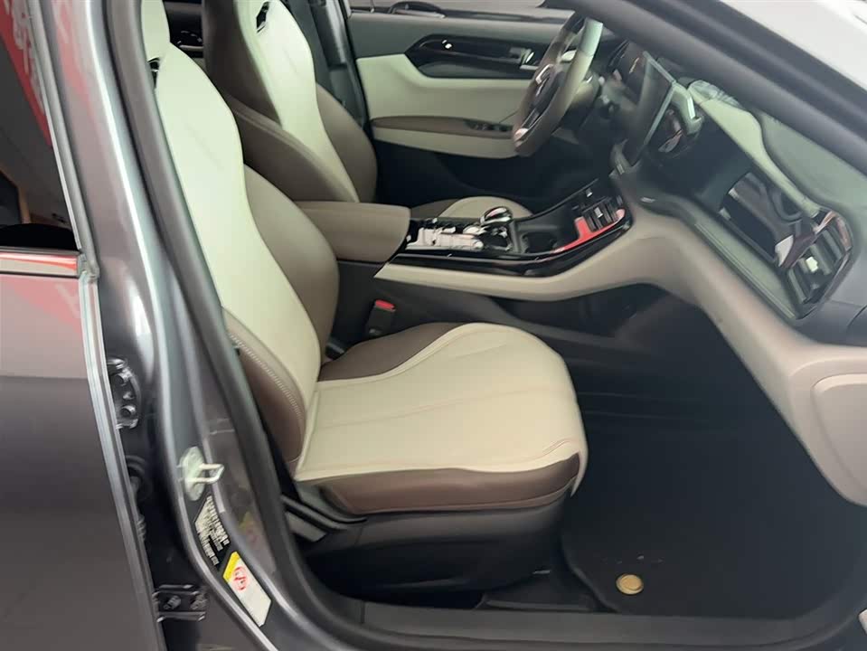 BYD Qin Yuan BYD Qin Yuan