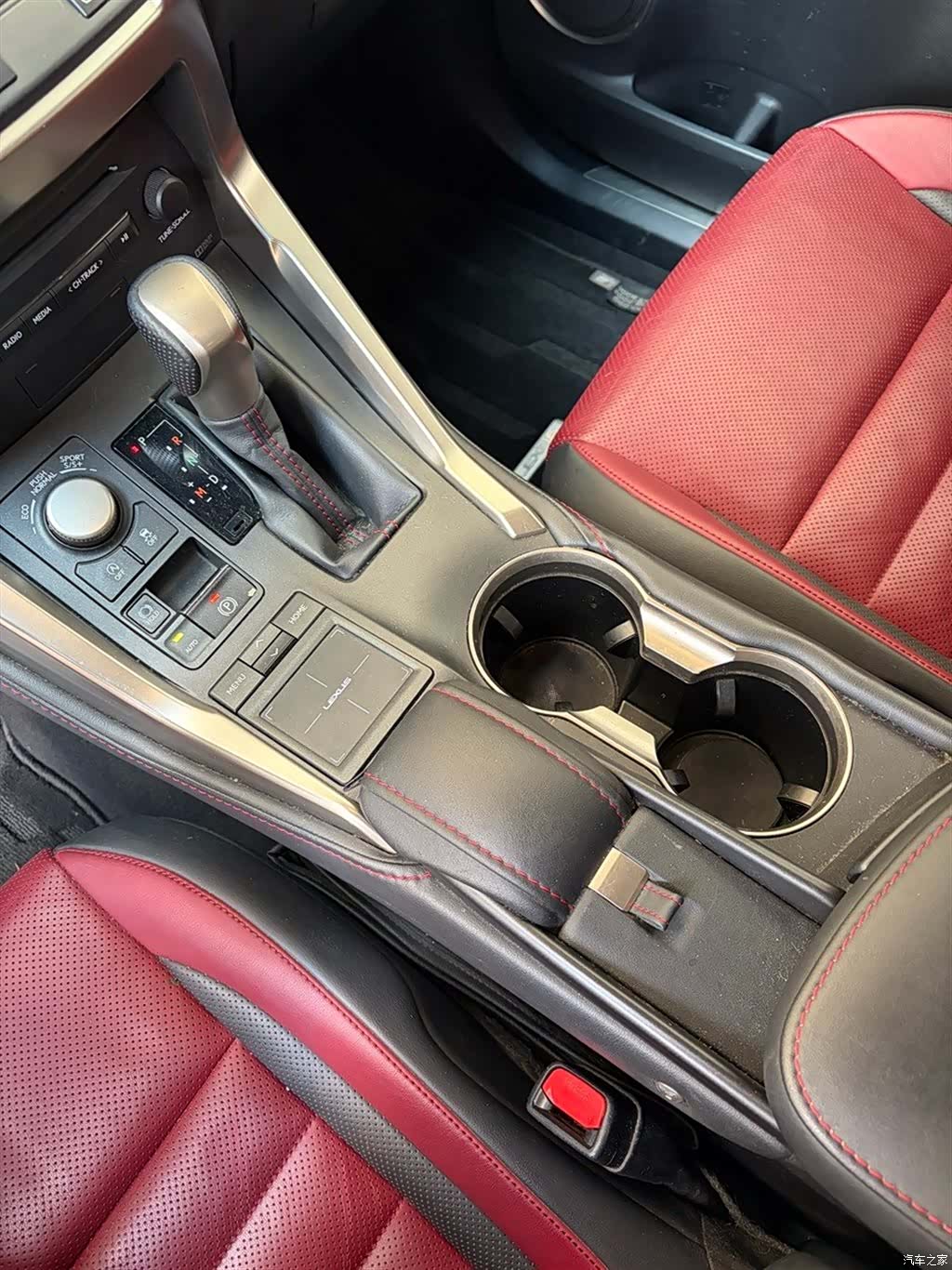 Lexus NX, 2015 14
