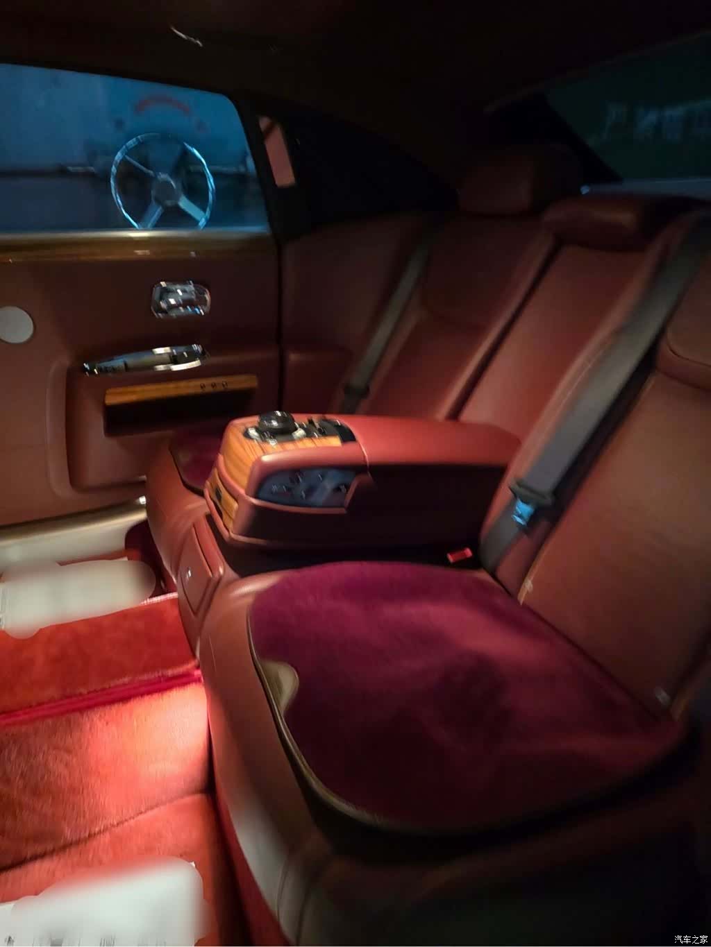 Rolls-Royce Ghost, 2016 10