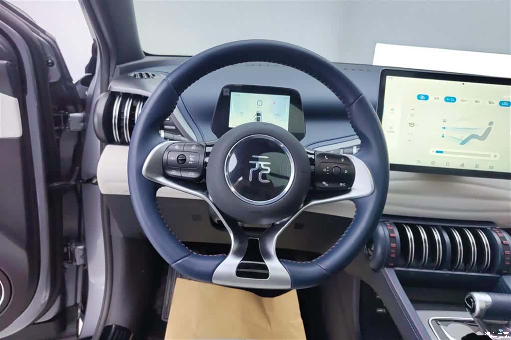 BYD Yuan, 2022 15