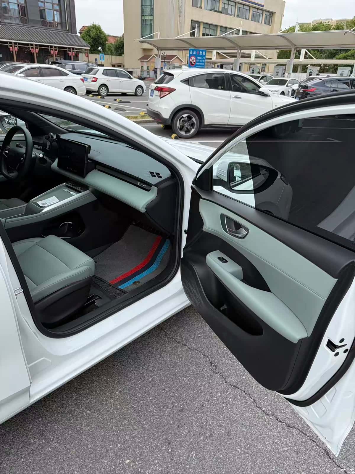 Roewe D6, 2025 10