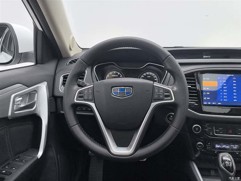 Geely X6, 2017 11