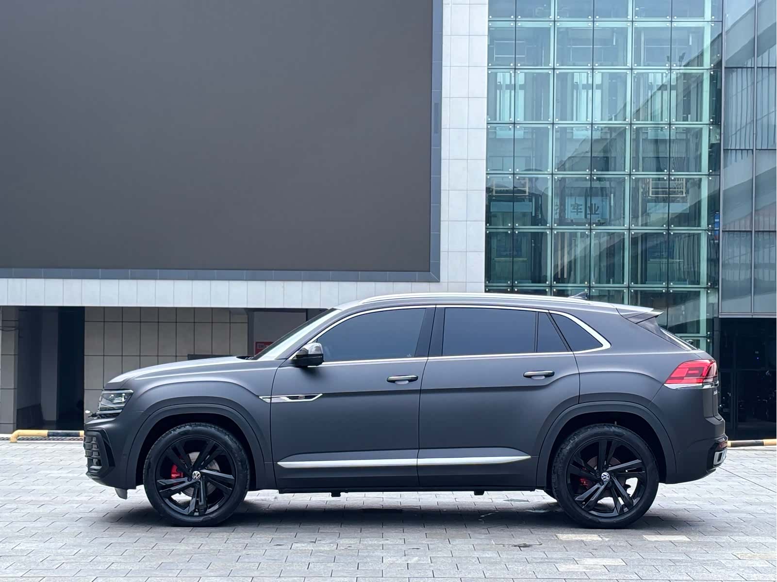 Volkswagen Teramont X, 2022 14