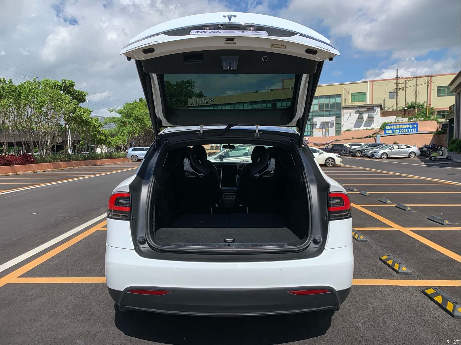 Tesla Model X, 2016 7