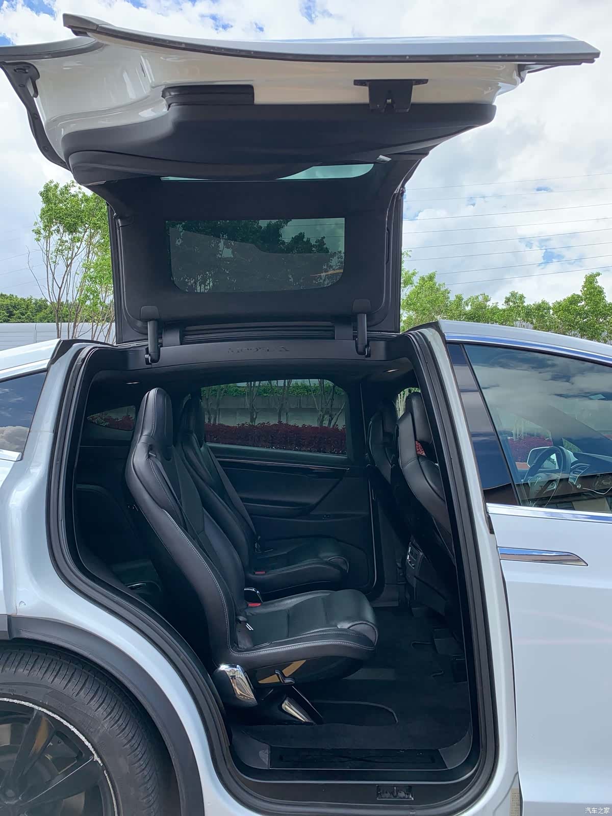 Tesla Model X, 2016 17