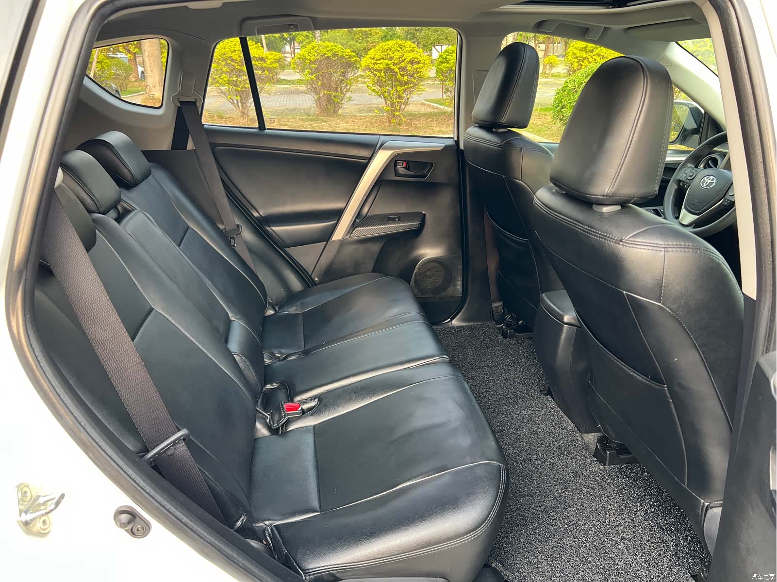 Toyota RAV4, 2016 14