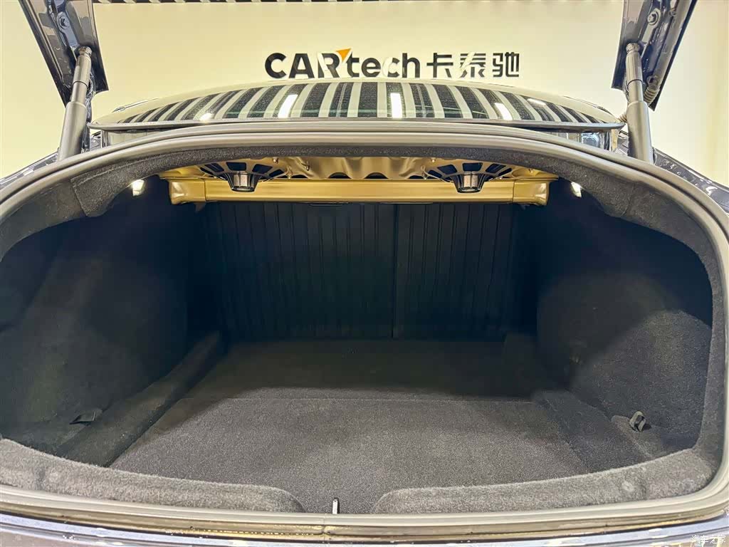 Tesla Model 3, 2024 11