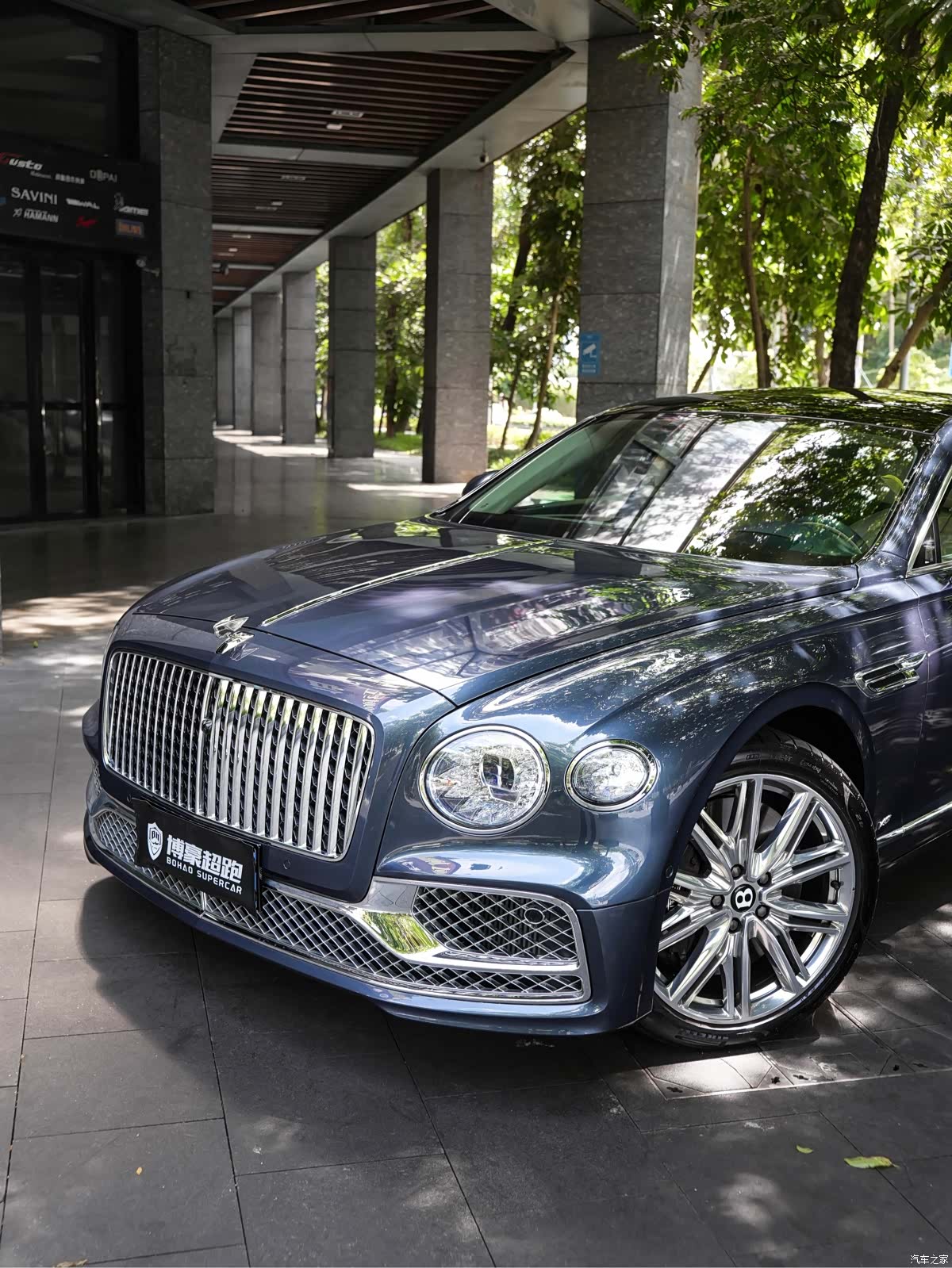 Bentley Flying Spur, 2023 7