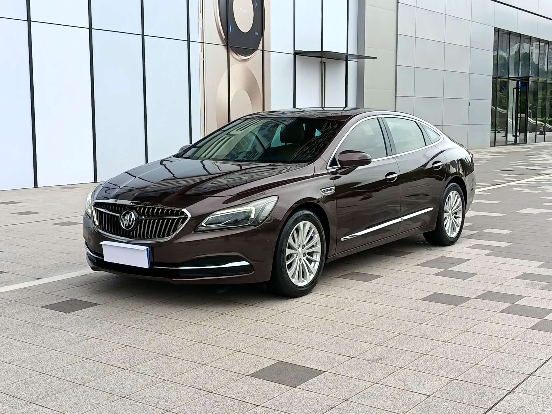 Buick LaCrosse, 2018 1
