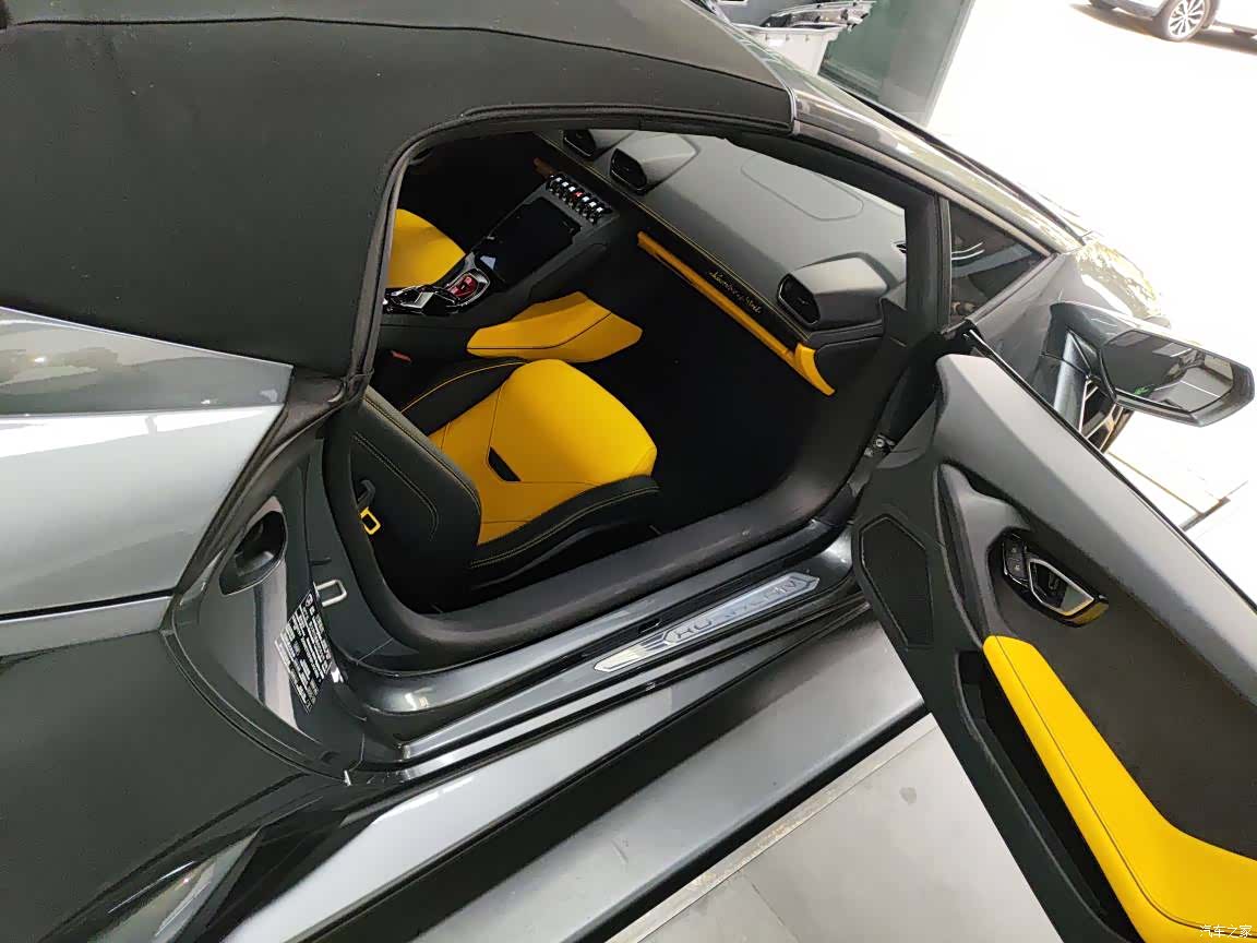 Lamborghini Huracán, 2023 13