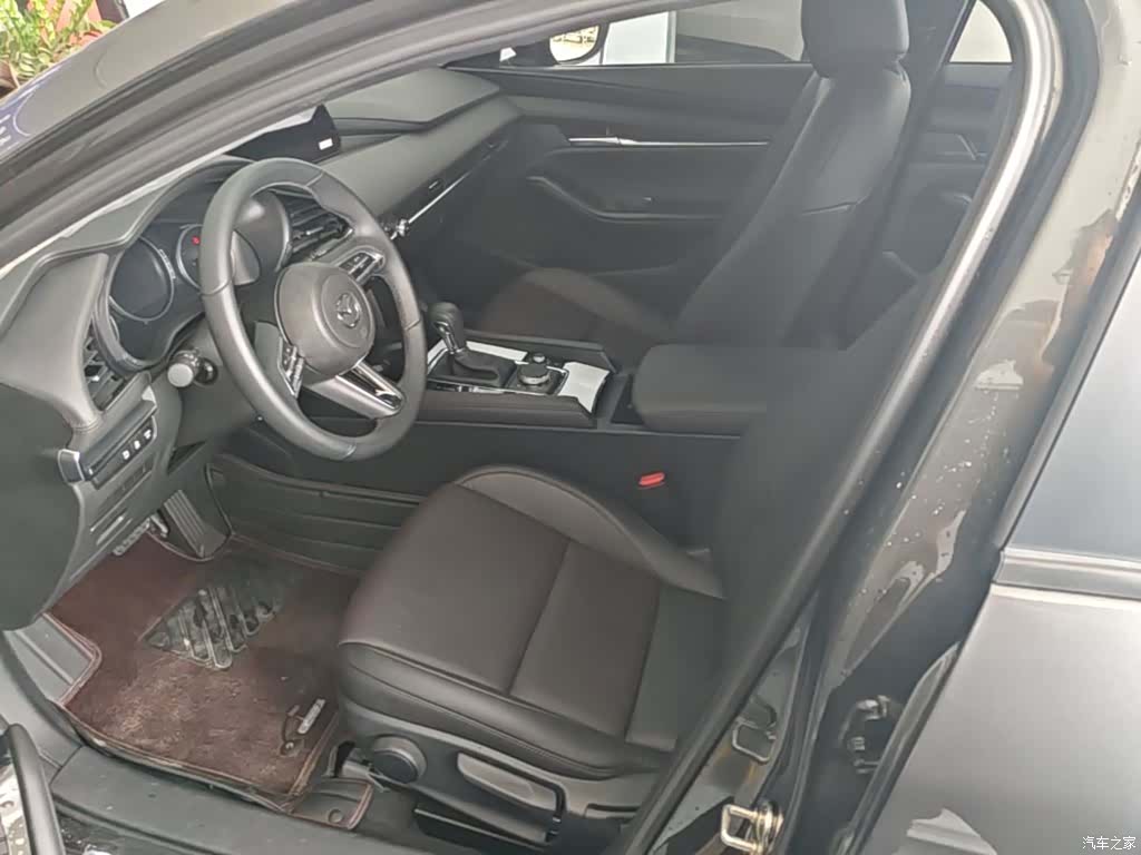 Mazda Mazda3, 2023 15