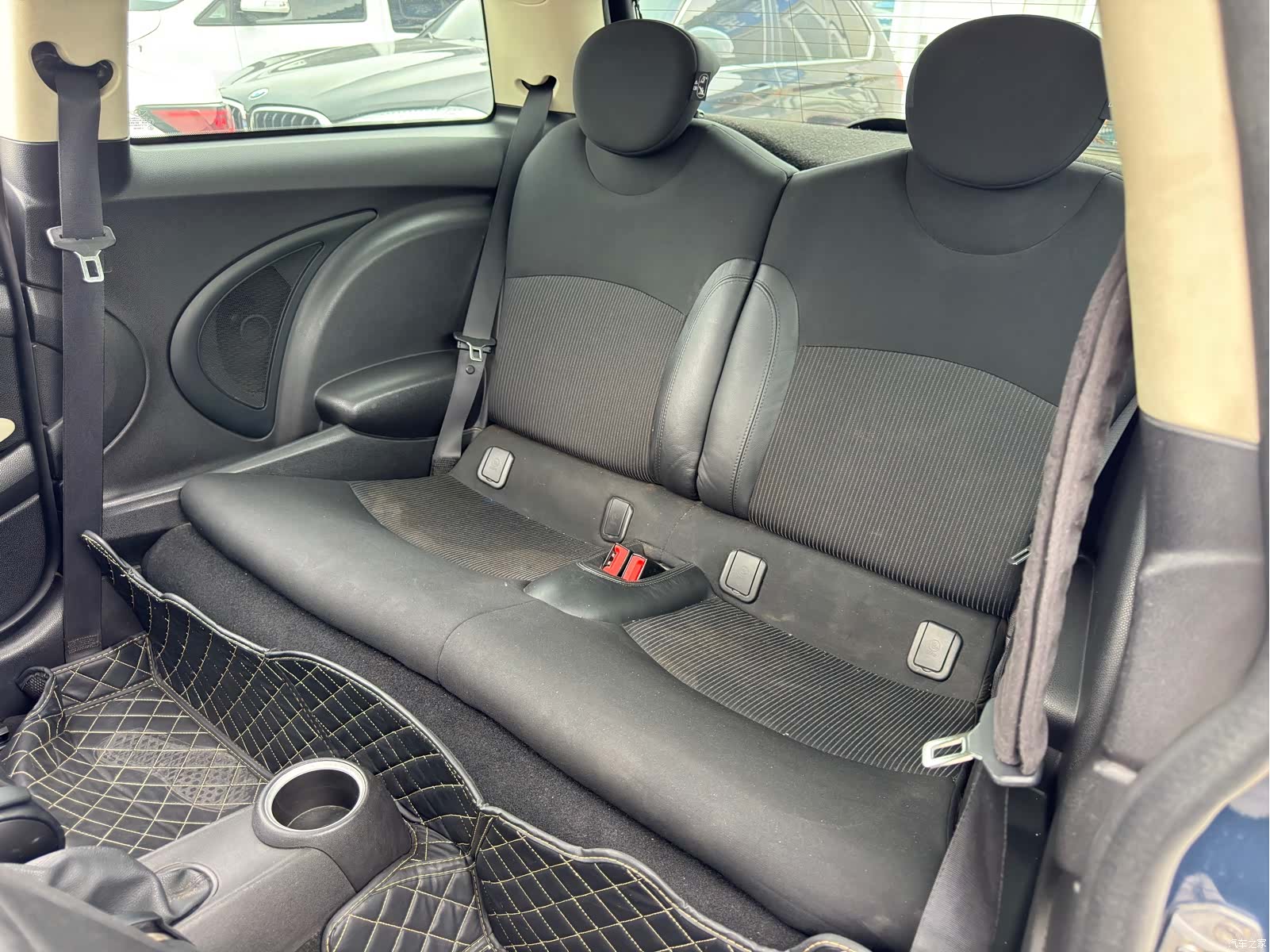 Mini Cooper, 2011 13