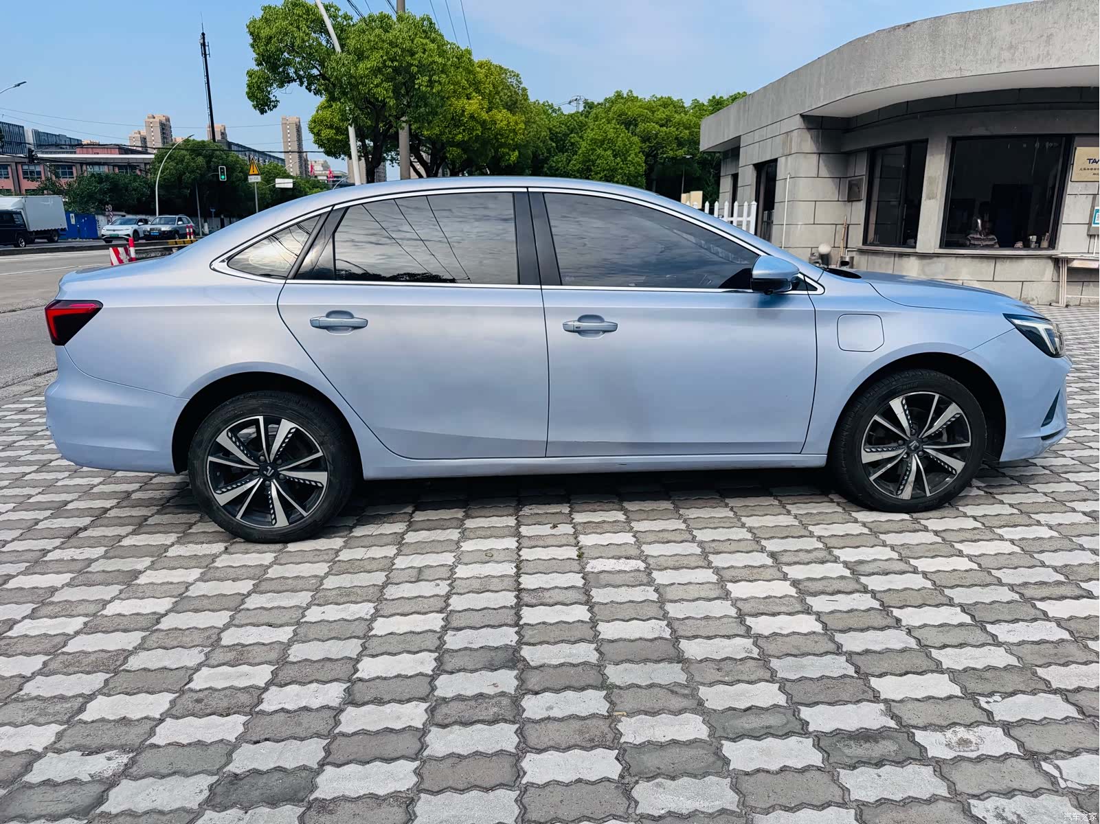Rising Auto ER6, 2022 4