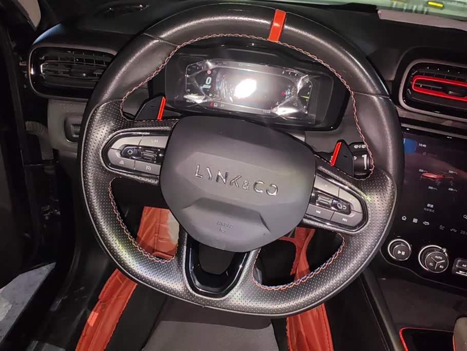 Lynk & Co 02 Hatchback