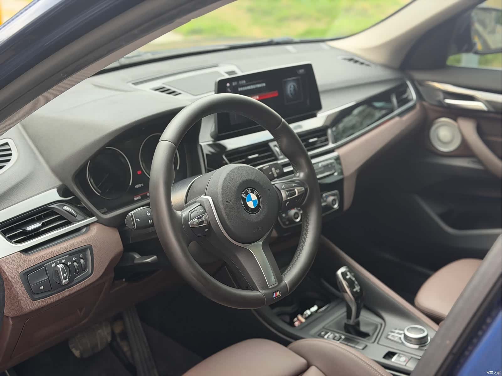 BMW X1, 2021 все фото