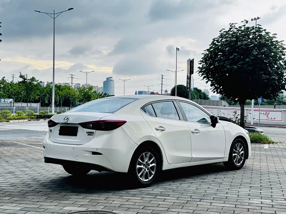 Mazda 3 Angkesaila
