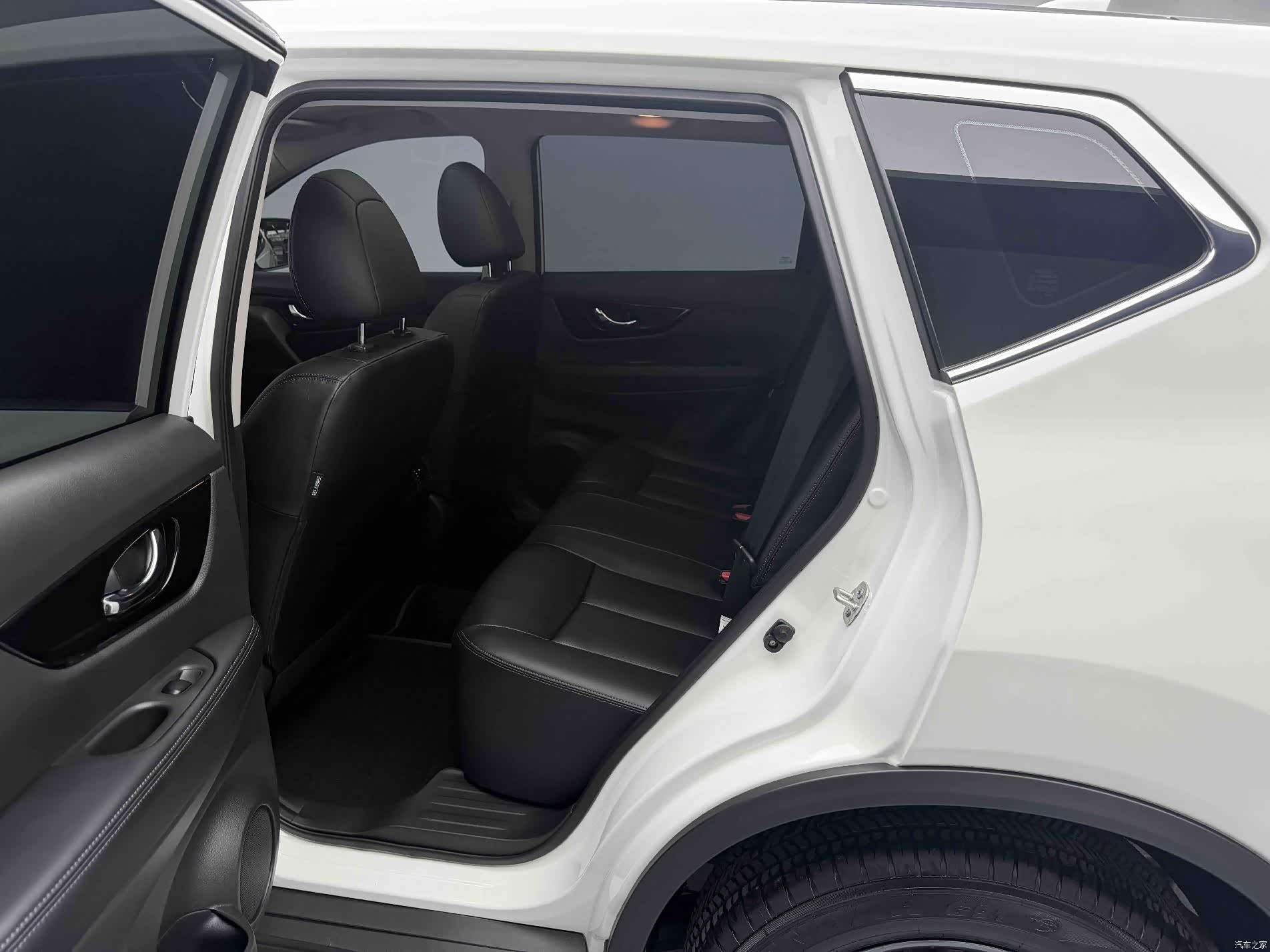 Nissan X-Trail, 2026 все фото