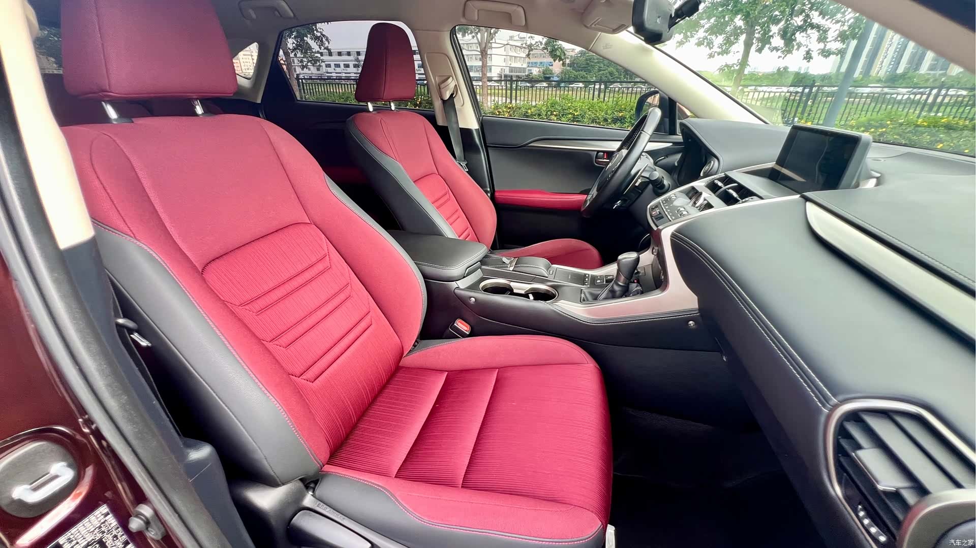 Lexus NX, 2019 10