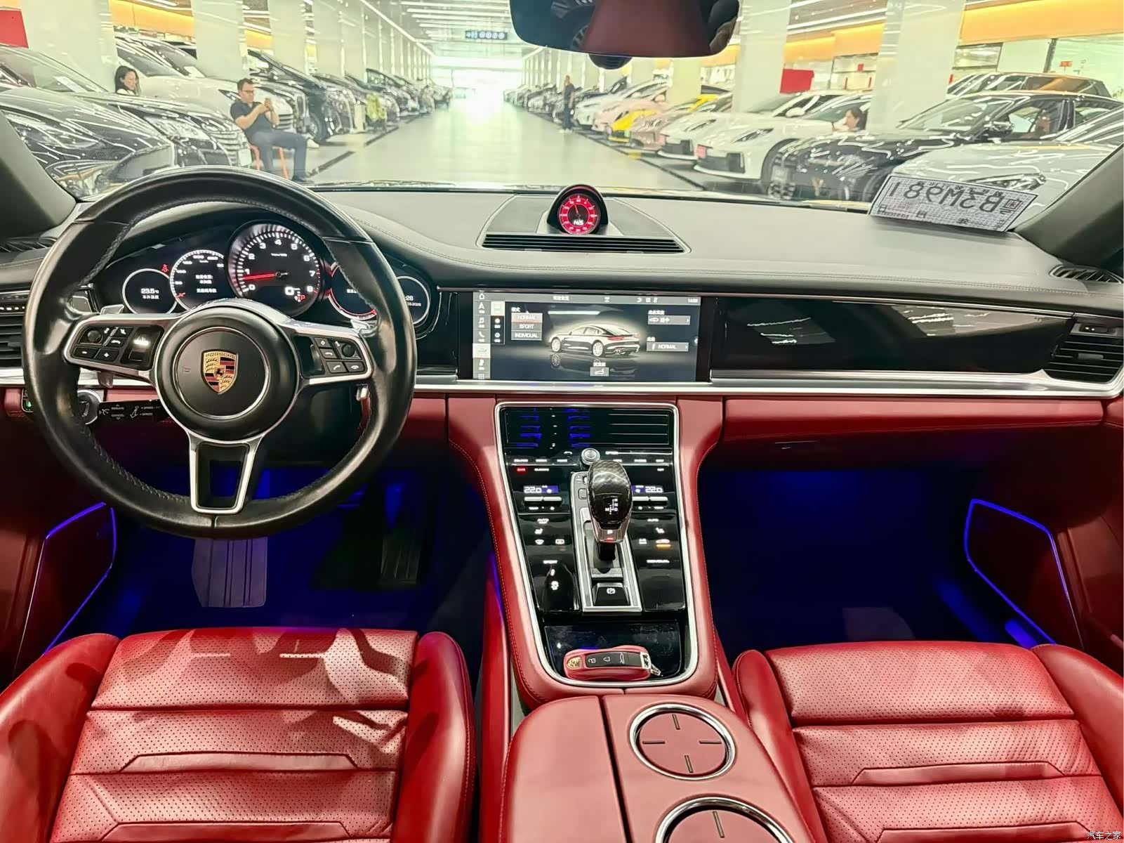 Porsche Panamera, 2018 все фото