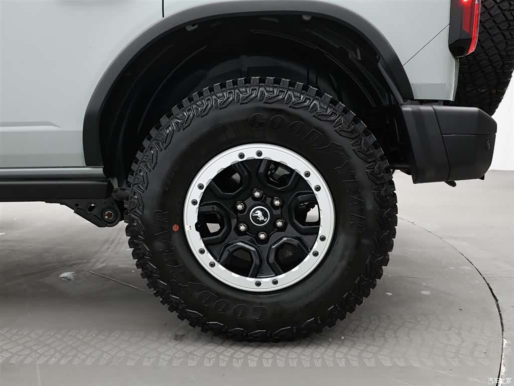 Ford Bronco, 2025 8