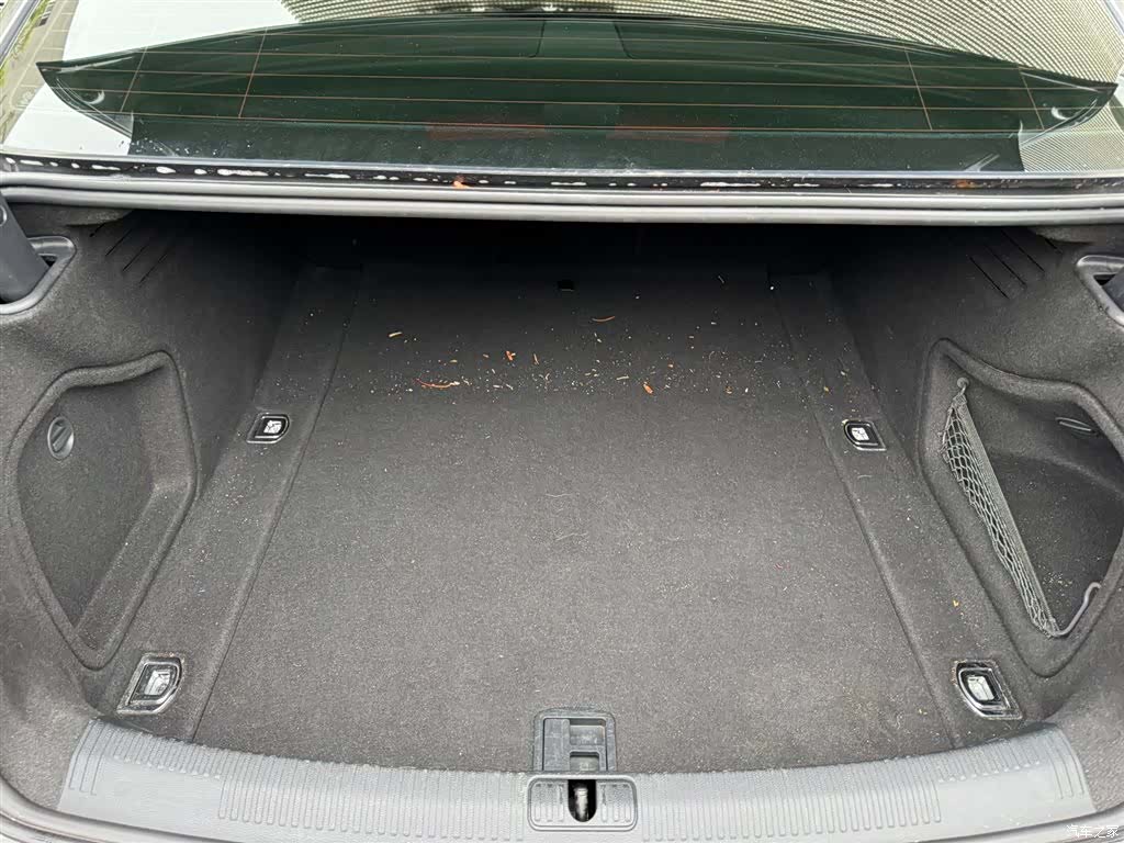 Audi A4L, 2021 28