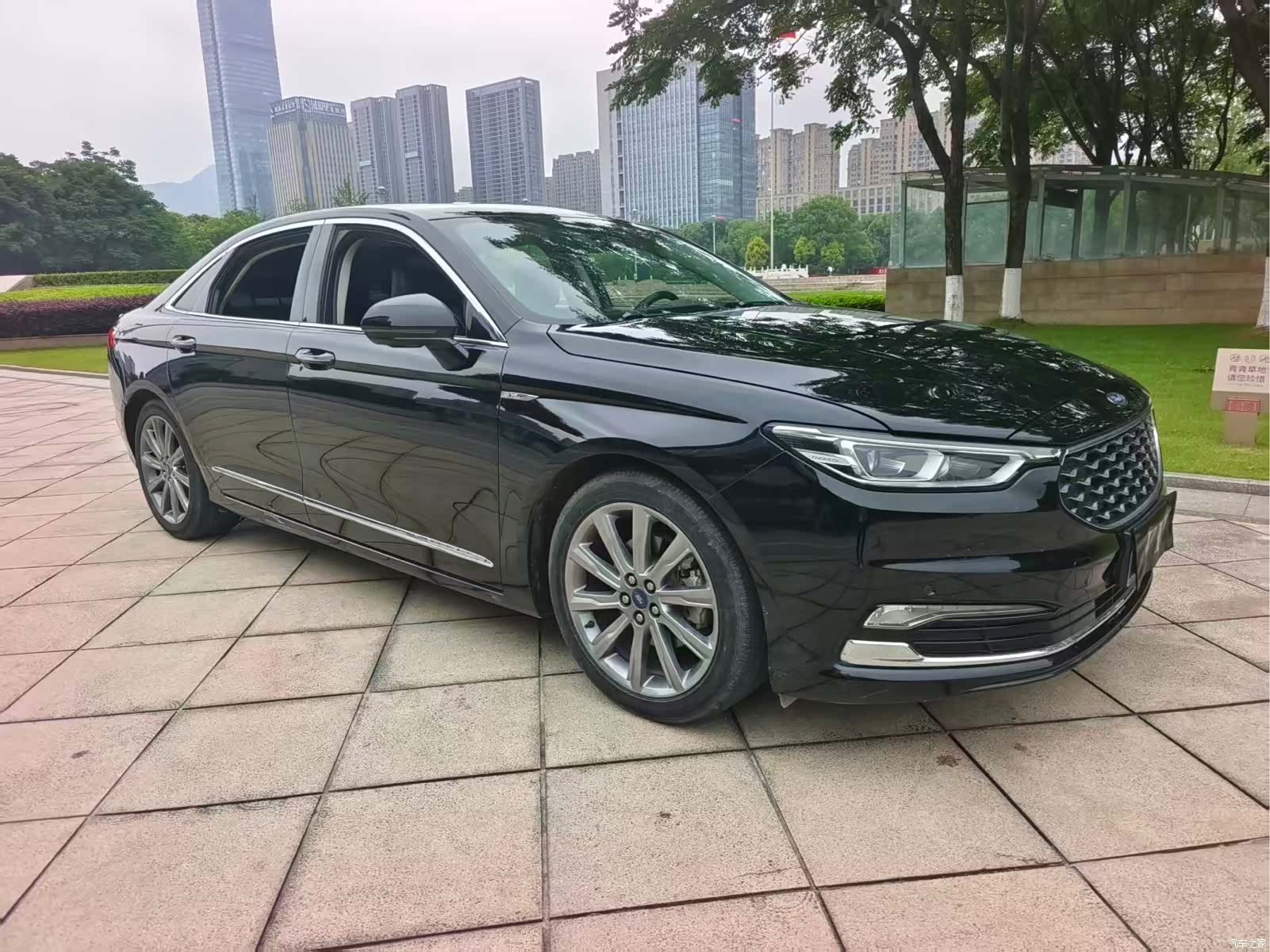 Ford Taurus, 2020 3