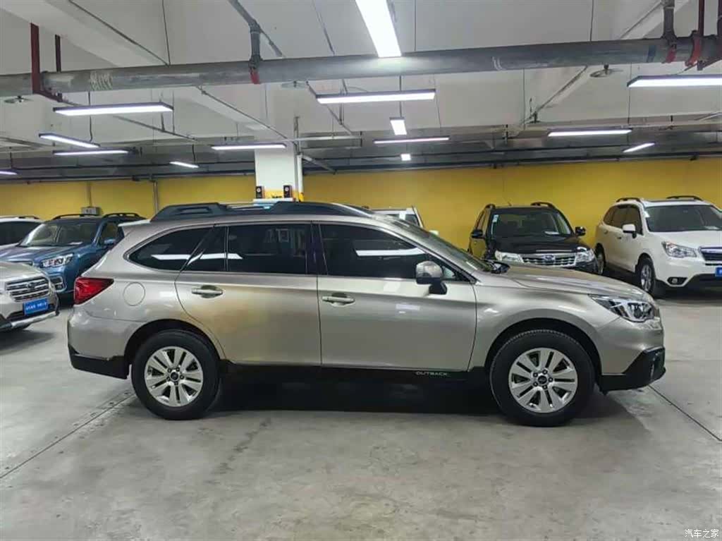 Subaru Outback, 2017 все фото
