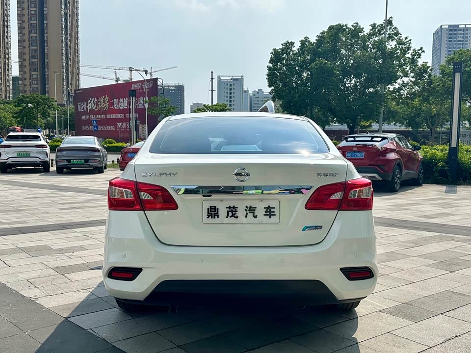 Nissan Xuan Yi
