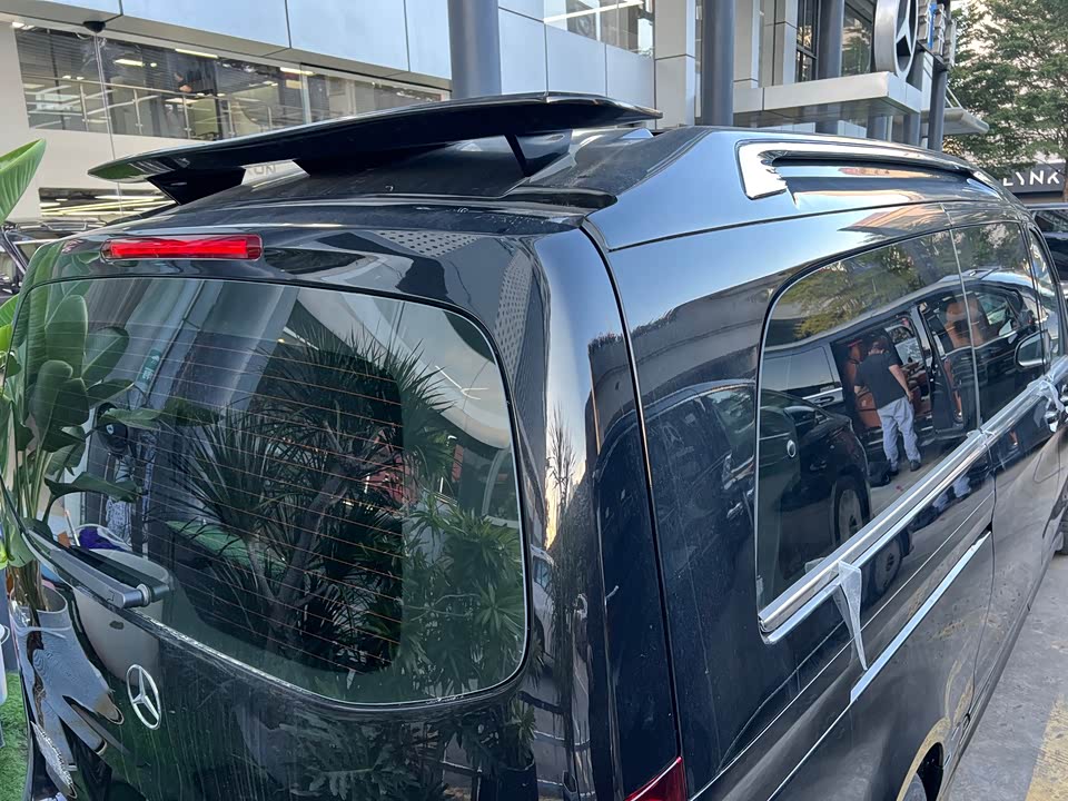 Mercedes-Benz V-class