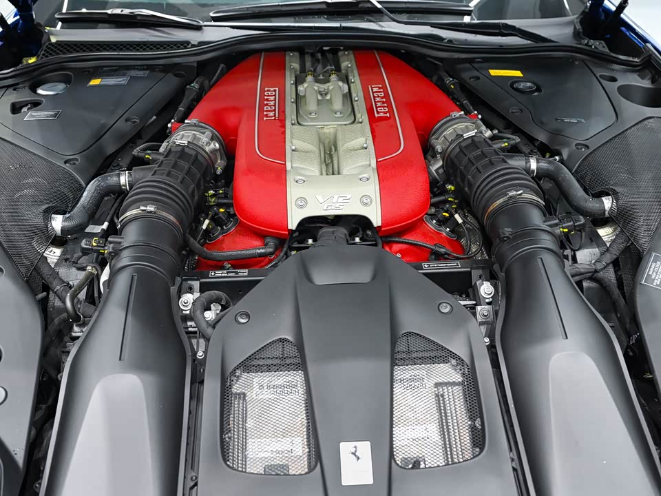 Ferrari 812