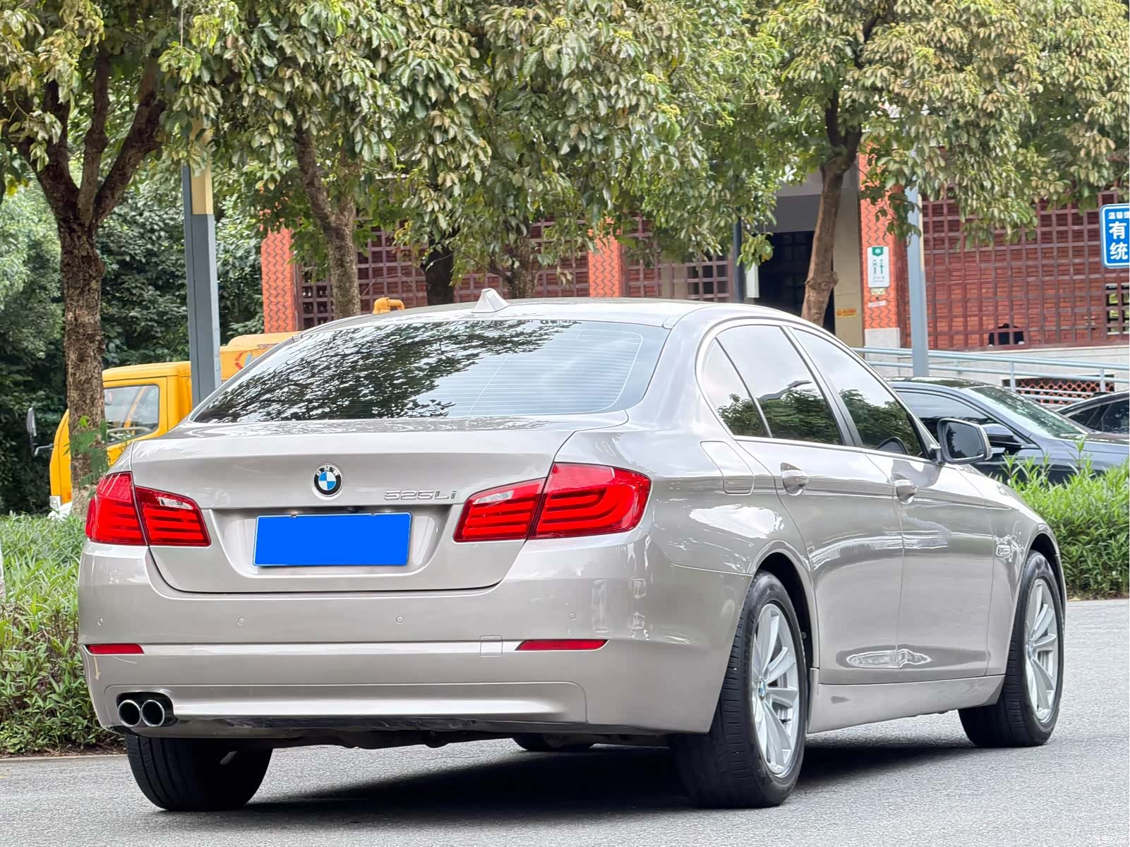 BMW 5 Series, 2013 9