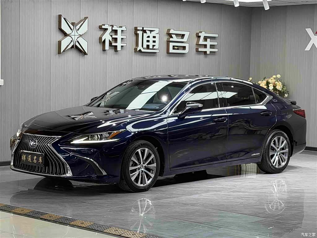 Lexus ES, 2021 1