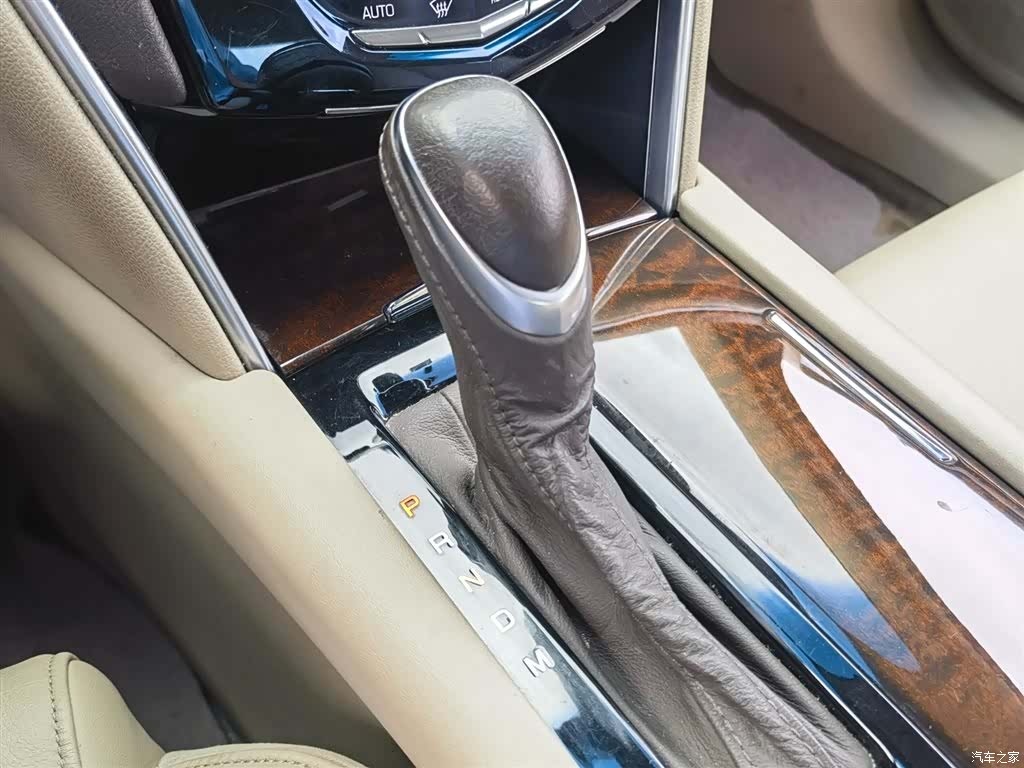 Cadillac XTS, 2014 12