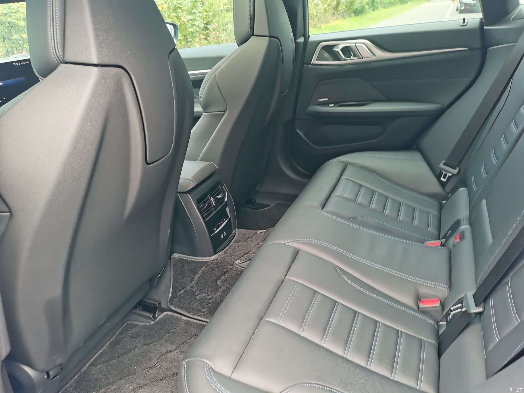 BMW i4, 2024 11